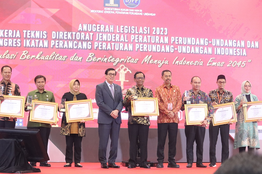 Anugerah_Legislasi_Tahun_2023_2.JPG