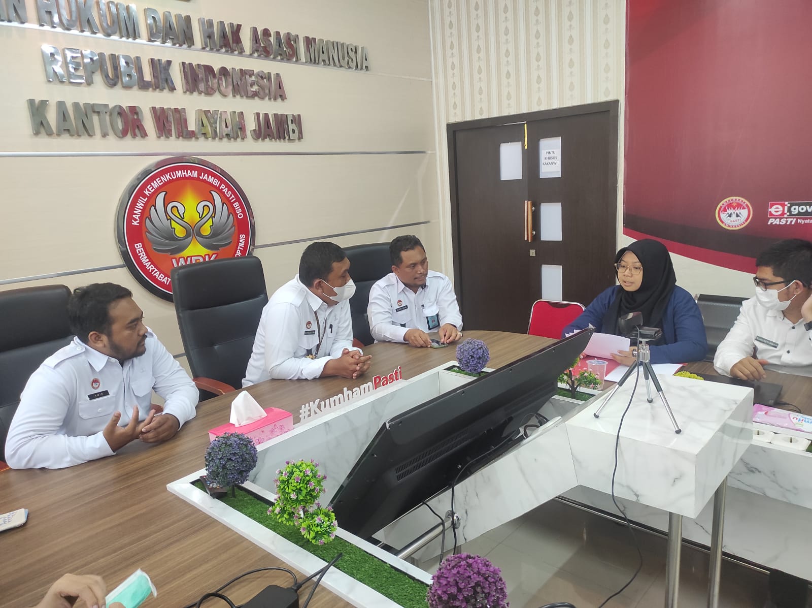 Bahas_Evaluasi_Pelaksanaan_SPBE_Bersama_Tim_Pusdatin_1.jpg