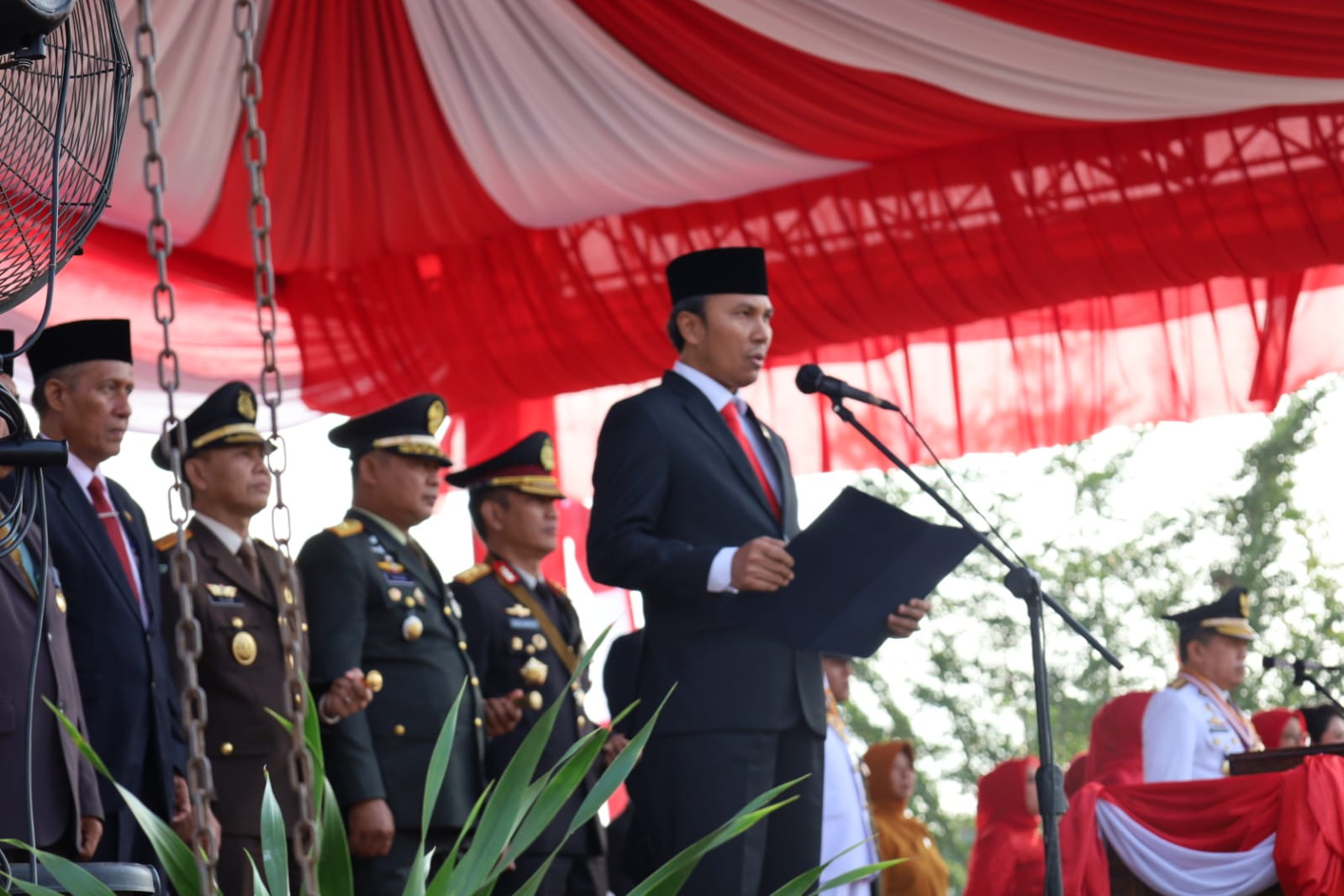 Bersama_Forkopimda_Provinsi_Jambi_Tholib_Hadiri_Upacara_HUT_ke-78_RI_8.jpg