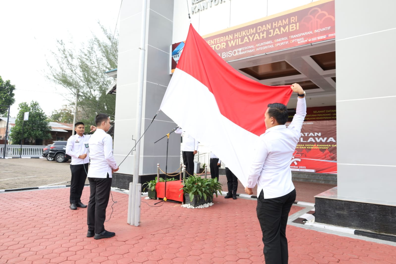 Kanwil_Kemenkumham_Jambi_Gelar_Upacara_Peringatan_Hari_Pahlawan_10_November_3.jpg